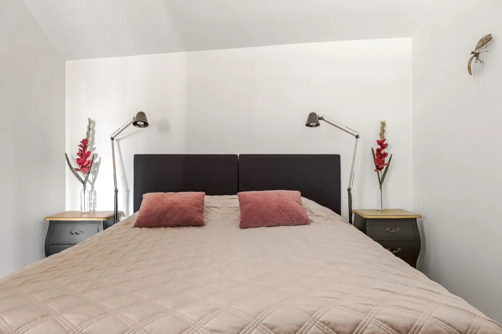 Dormitorios - 1.5-Room Apartment with High Ceilings in Linköping