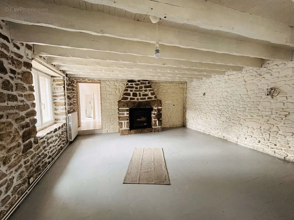 Pièces - Maison de Luxe avec Jardin à Ploudaniel