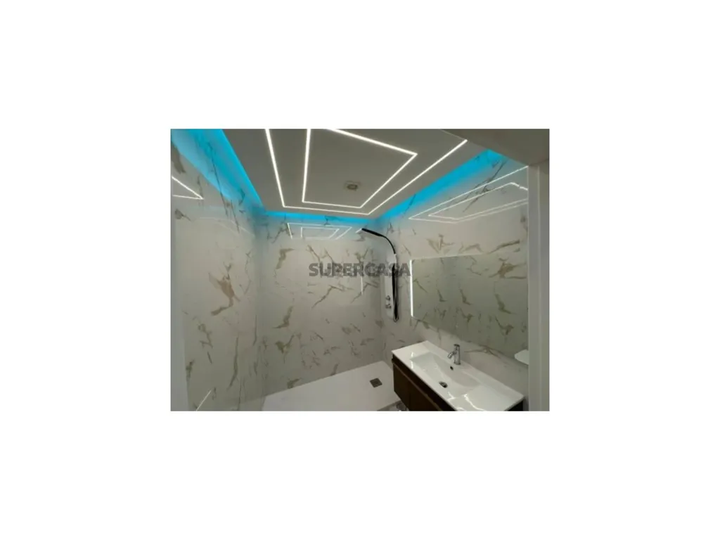 Bathrooms - 3-Bedroom Flat with Sea View in Loulé
