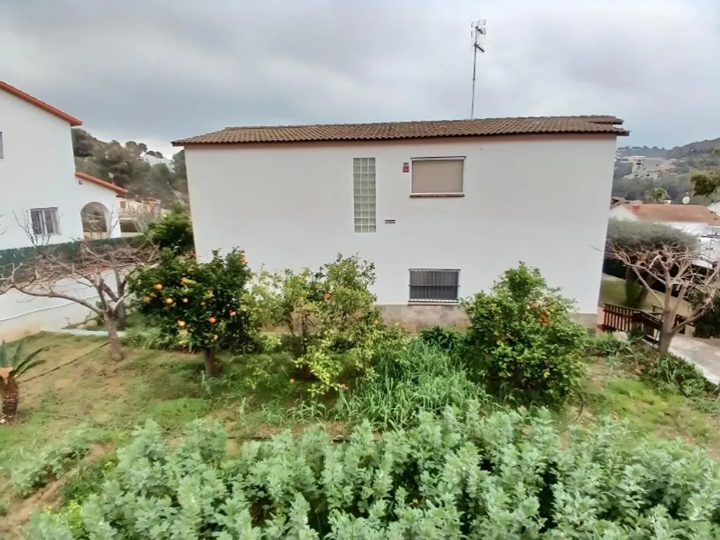 Aed - Chalet with Garden in Sant Pere de Ribes