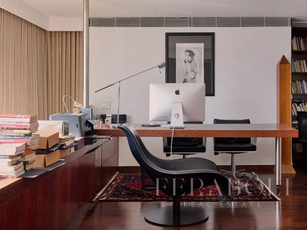 Bureau - Luxury Duplex with River Views in Estrela, Lisbon