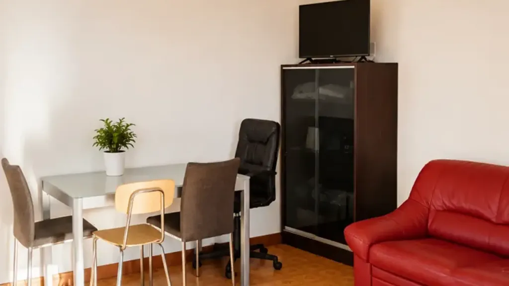 Séjour - Spacious Trilocale with Balcony in Gattatico