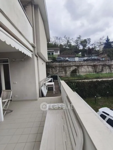 Rõdu - Rearranged Apartment with Terrace in Aiello