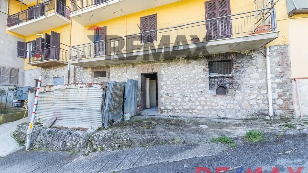 Extérieur - Apartment with 50m² Cellar in Sonnino
