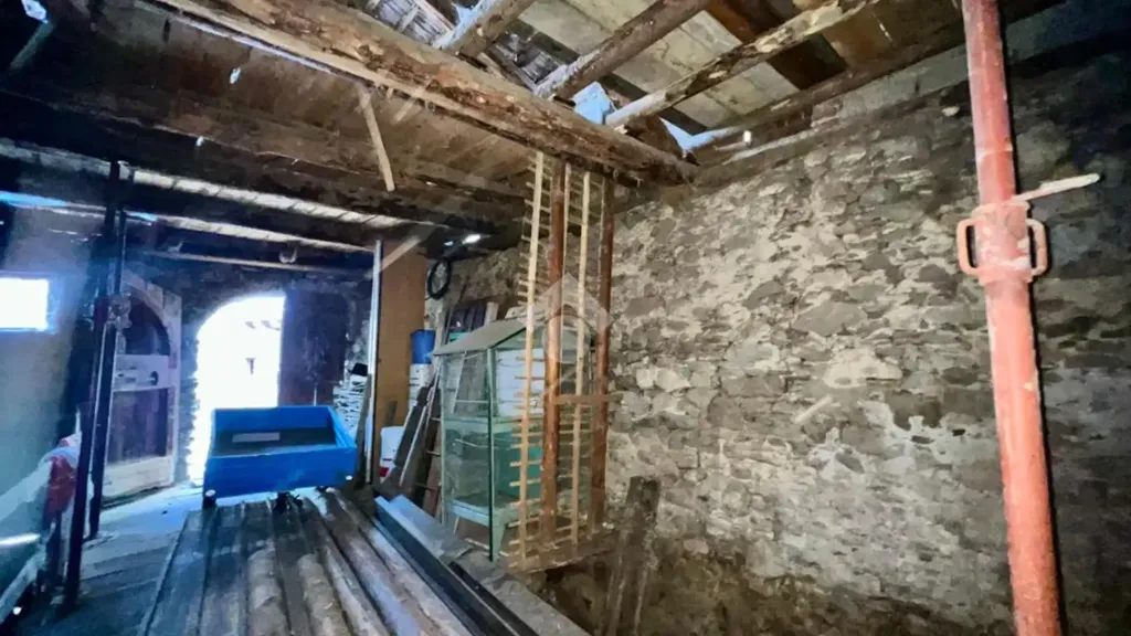 Pièces - Rustic Property with Private Courtyard in Incudine