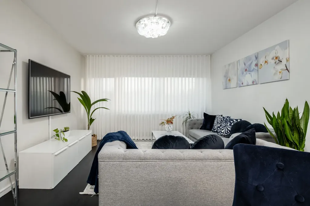 Séjour - Renovated Two-Bedroom Flat with Balcony in Gävleborg