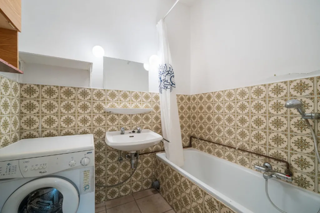 Bathrooms - Ground Floor Apartment with Commercial Space in Roeselare