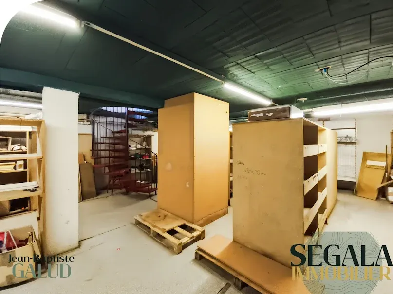 Pesuköök - Commercial Space with High Visibility in Carmaux
