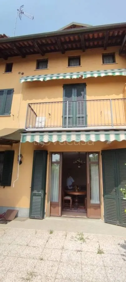 Terrasse - Three-Level House with Terrace in Fossano