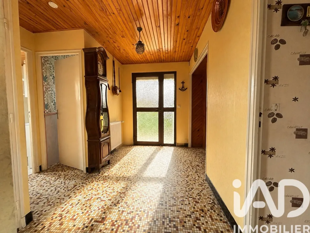 Entrée - Maison Traditionnelle avec Jardin à Verdun
