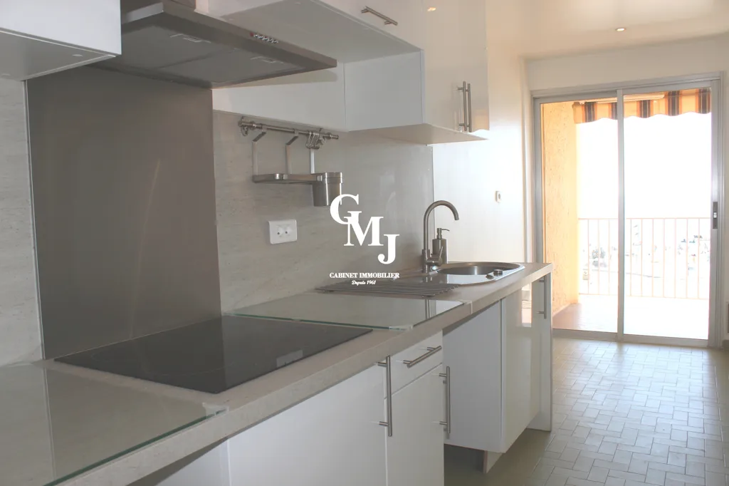 Köök - 3-Bed Apartment with Sea View in Fréjus Plage