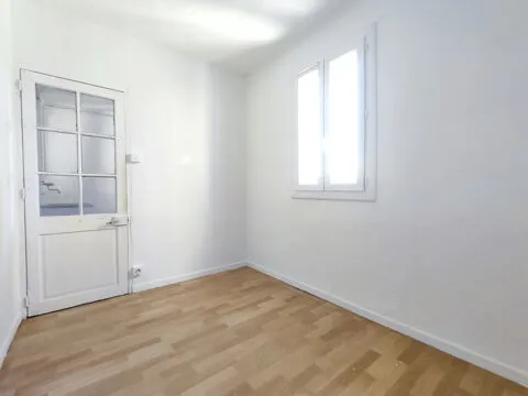 Toad - 2-Bedroom Apartment with Air Conditioning in Avignon