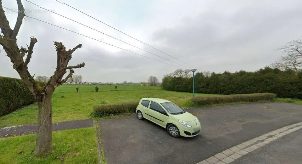 Exterior - Plot with Open View in Écaillon
