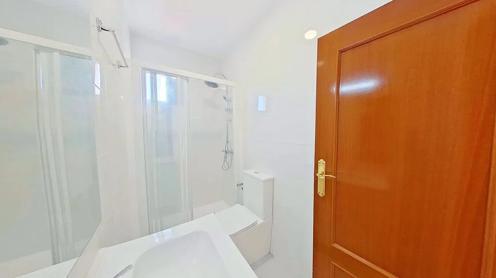 Vannitoad - Three-Bedroom Flat with Ascensor in Puente de Vallecas