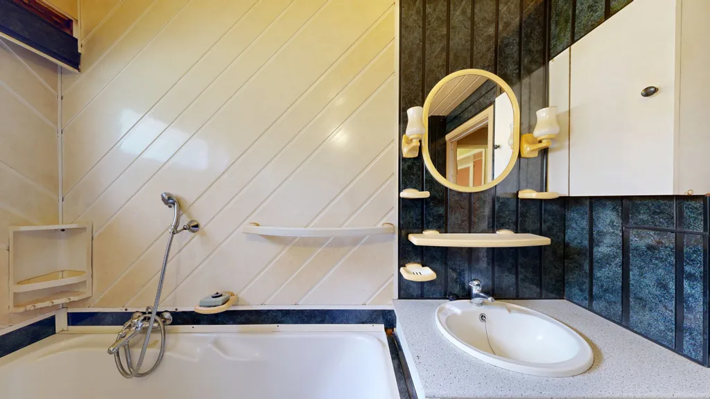 Bagni - House in Andenne, Rue Joseph Quevit