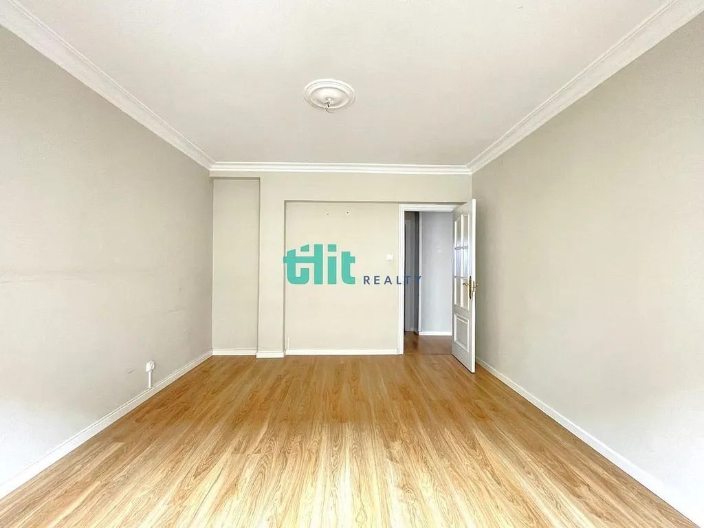 Toad - Apartment with Garage in Paseo de los Puentes