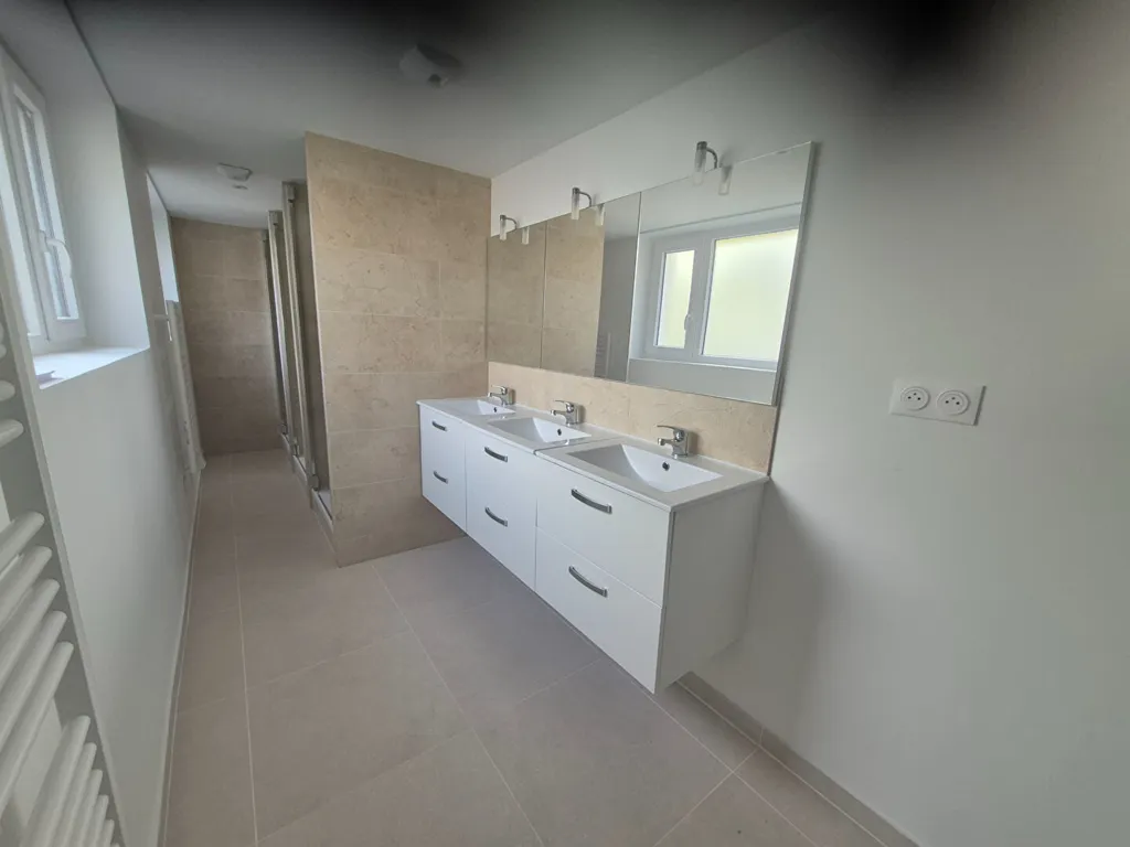 Vannitoad - Modern House with Garden in Town Centre