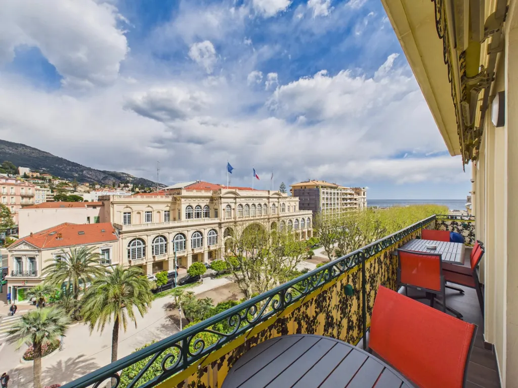 Balcon - Appartement Luxueux avec Balcons à Menton