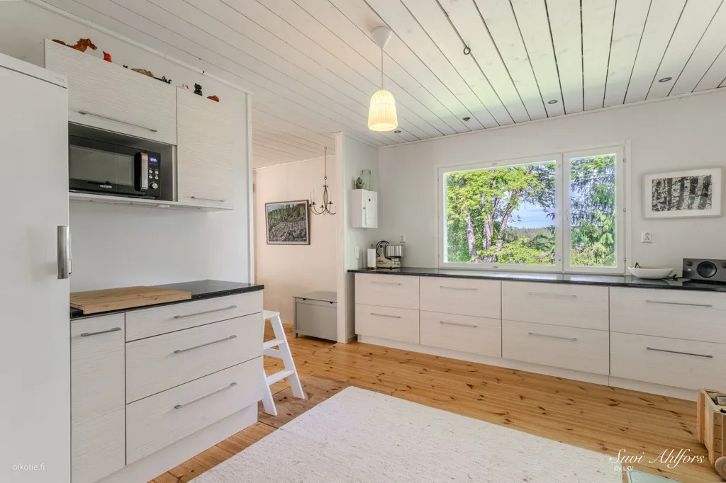 Cuisine - Renovated Detached House with Sauna in Lohjan Immula