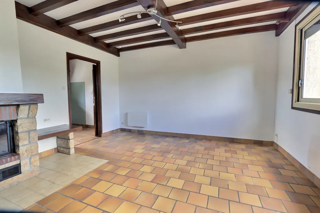 Elutuba - Renovated House with Terrace in Le Cendre