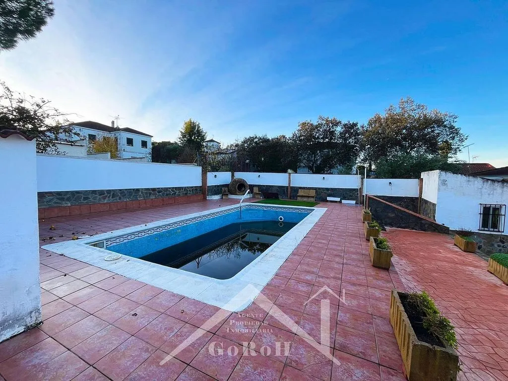Piscine - Villa with Pool in La Colinas, Seville