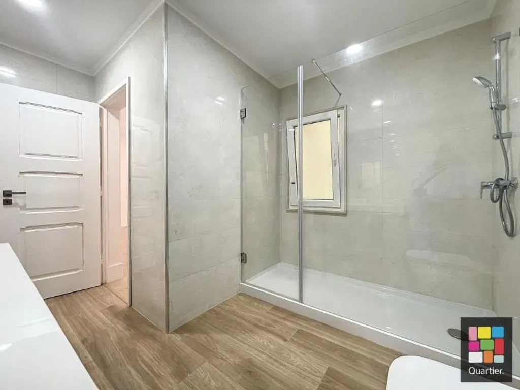 Salles de bain - Luxury Flat with Terrace in Setúbal Centre