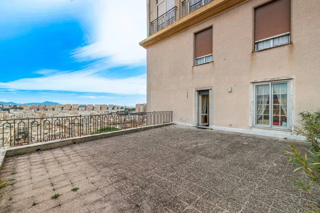 Balcon - Luxury Apartment with Panoramic Terrace in Genoa