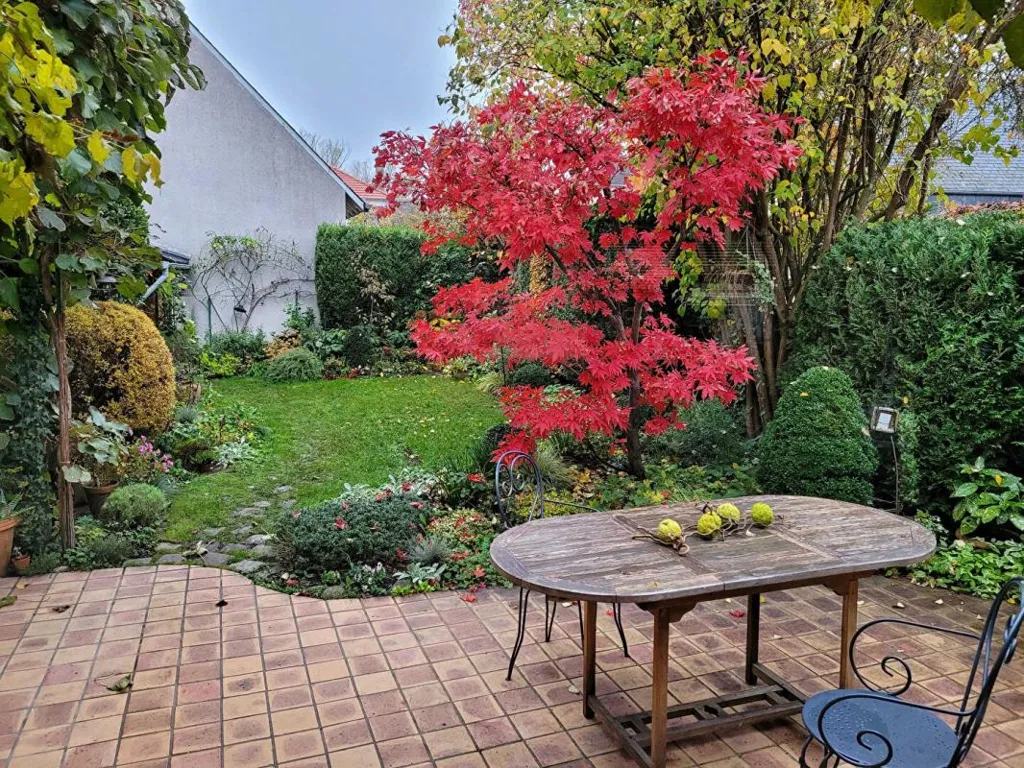 Jardin - Maison de Ville avec Jardin et Garage près du Centre de Bourges