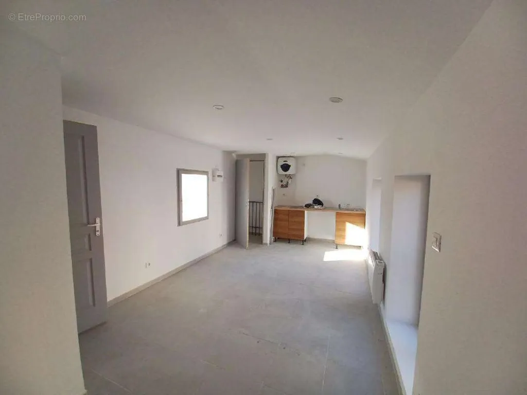 Pièces - Appartement de 4 Pièces à Béziers