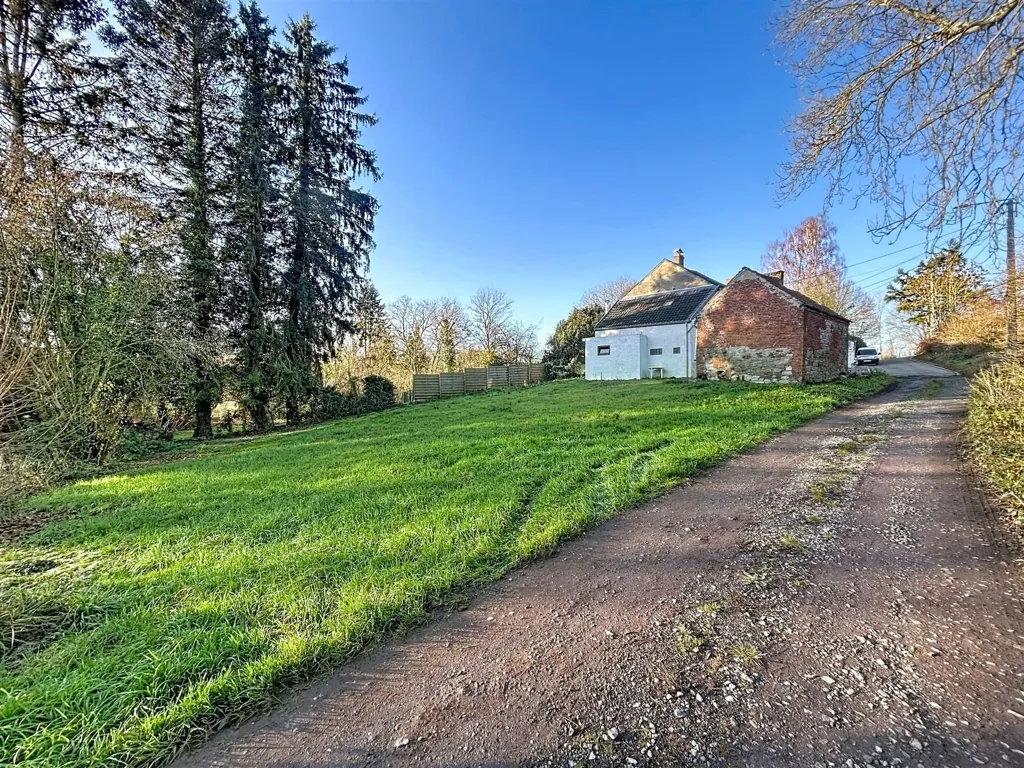 Esterno - Three-Fronted House with Garden in Biesme-Sous-Thuin