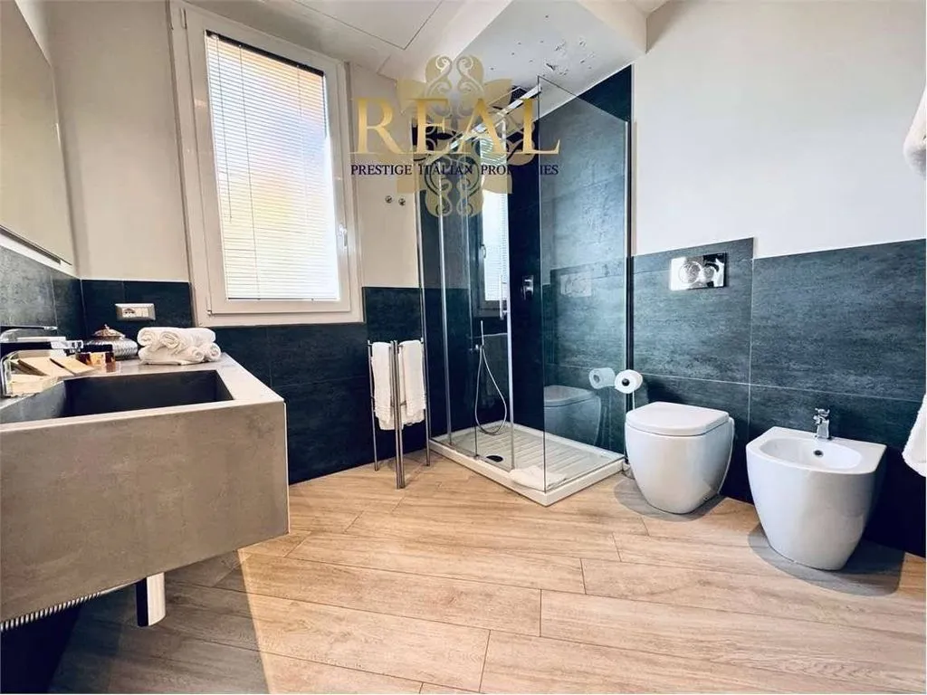 Salles de bain - Luxury Flat with Balcony in San Frediano, Florence