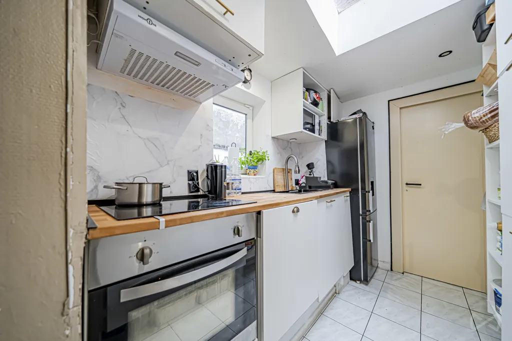 Cuisine - Maison Fonctionnelle avec Jardin à Dampremy