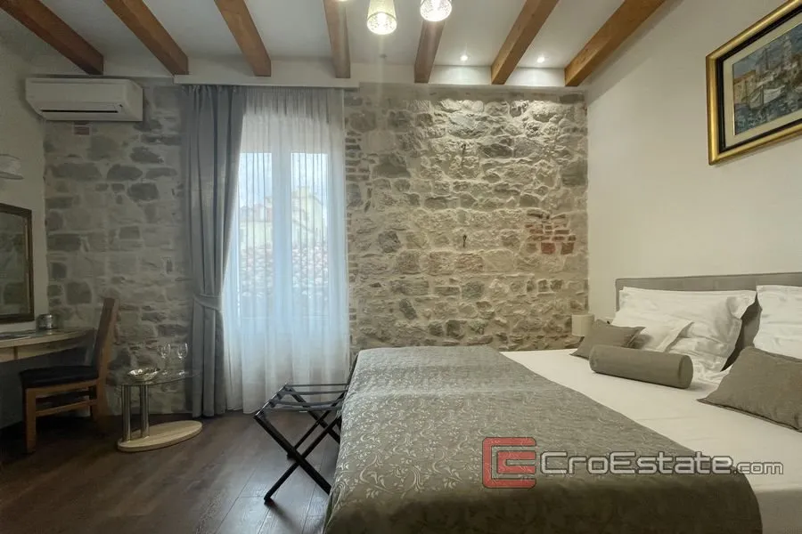 Magamistoad - Four-Bedroom Apartment with Waterfront View in Split