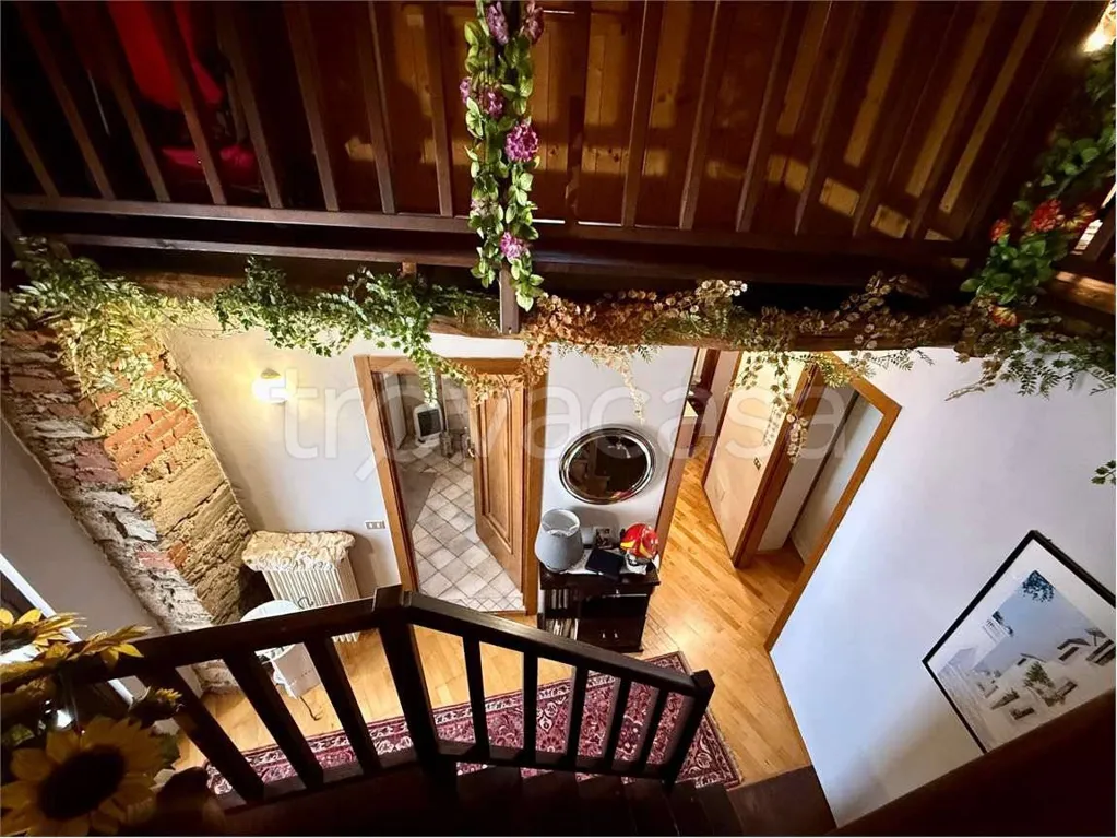 Pièces - Rustic Semi-detached House with Balcony in Armeno