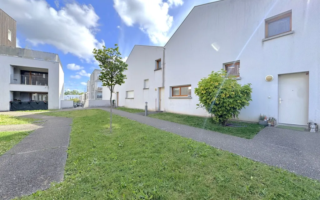 Garden - Spacious Duplex with Terrace in Urban Area
