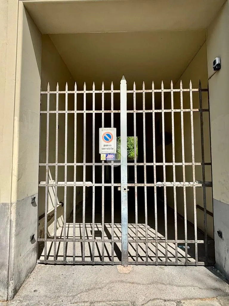 Välivaade - Spacious Apartment with Balcony in Florence