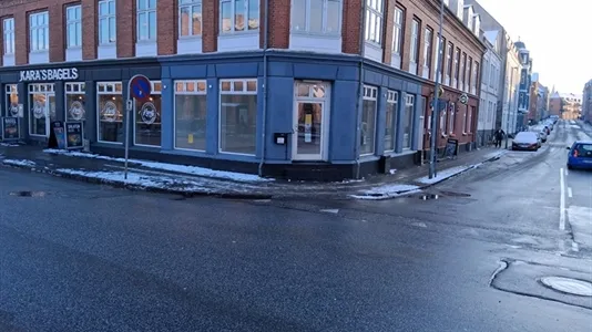 Välivaade - Corner Shop with High Visibility in Slagelse