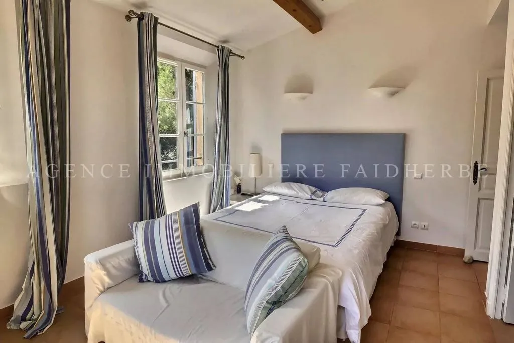 Chambres - Villa de Luxe avec Piscine à Saint-Tropez