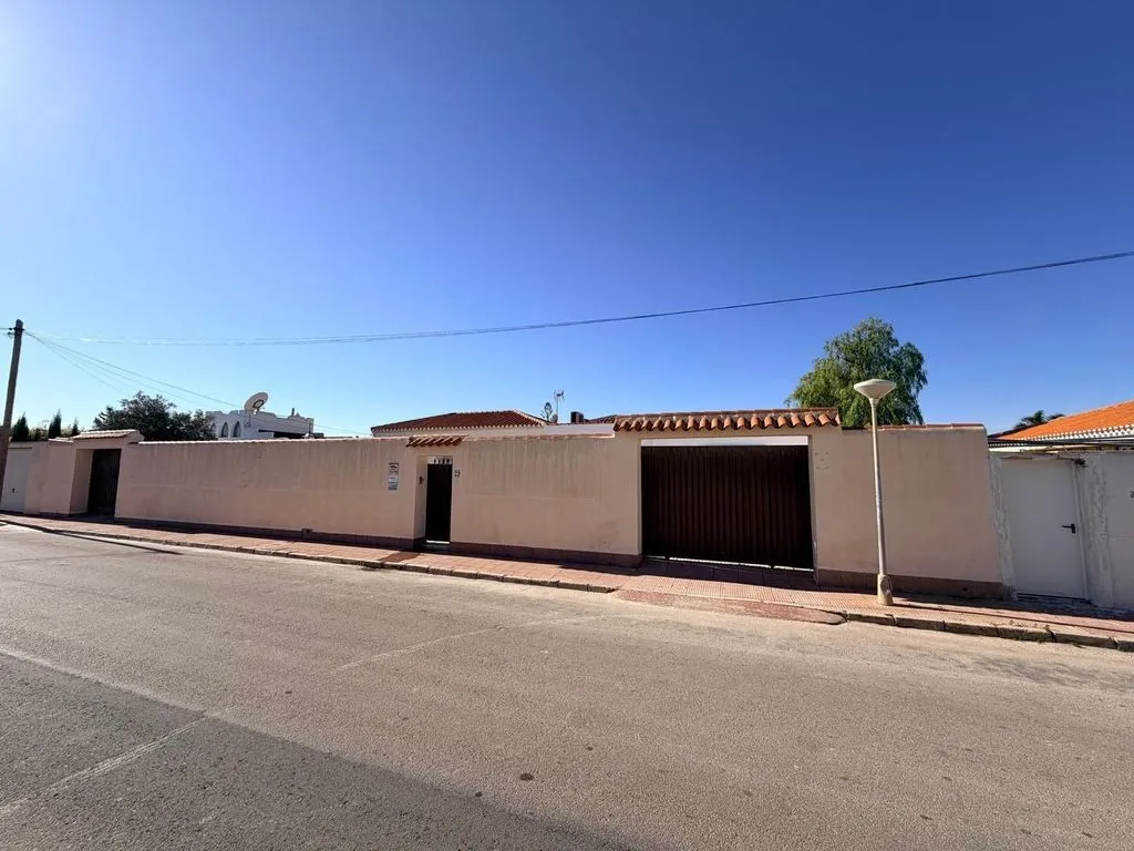 Välivaade - Luxury Detached House with Pool in Torrevieja