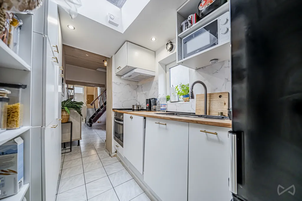 Cuisine - Maison Fonctionnelle avec Jardin à Dampremy