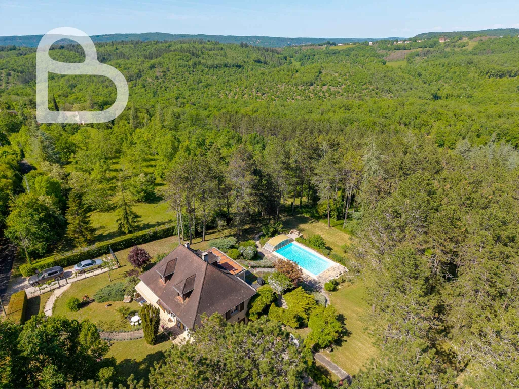 Vue aérienne - Maison avec Piscine sur Parc de 1 ha à Nadaillac-de-Rouge