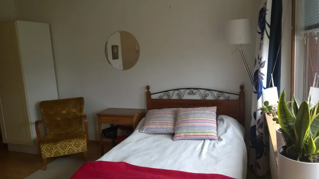 Chambres - Top-Floor Studio with Balcony in Tuira
