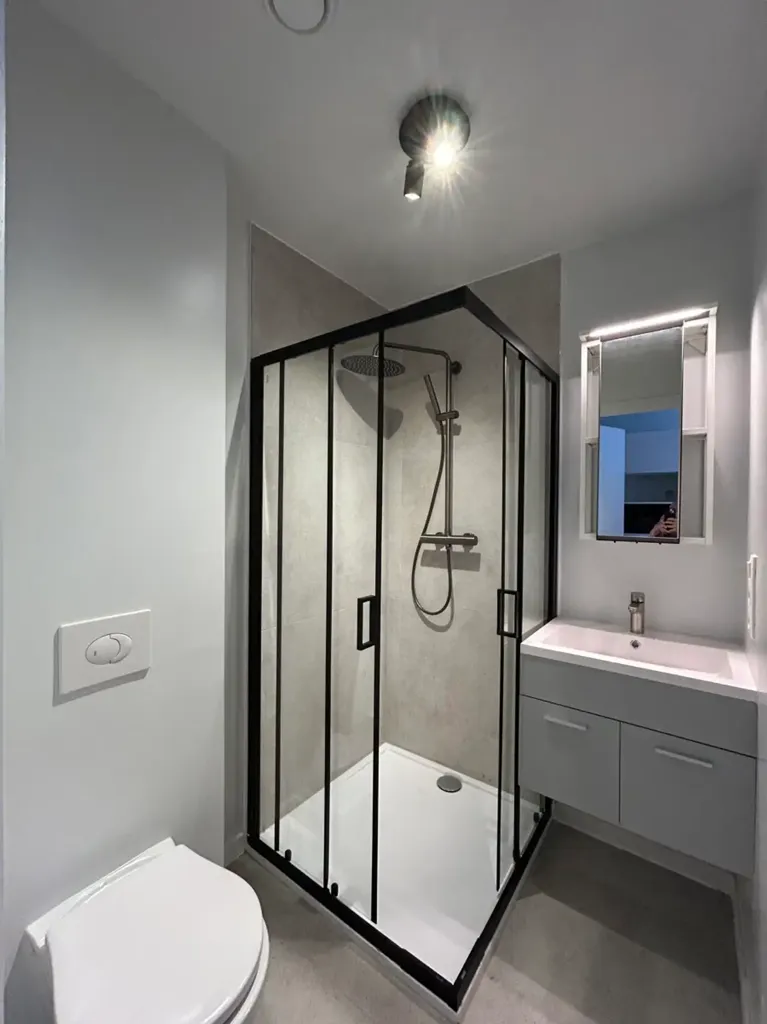 Bathrooms - Historic House with Terrace in Leuven