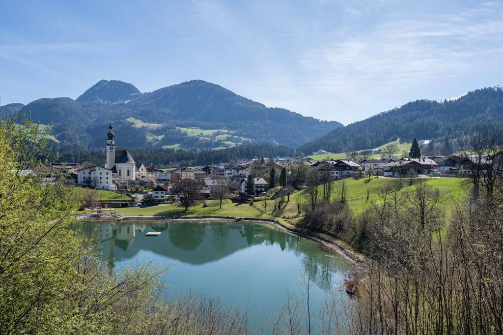 Modern Apartment with Private Garden in Alpbachtal