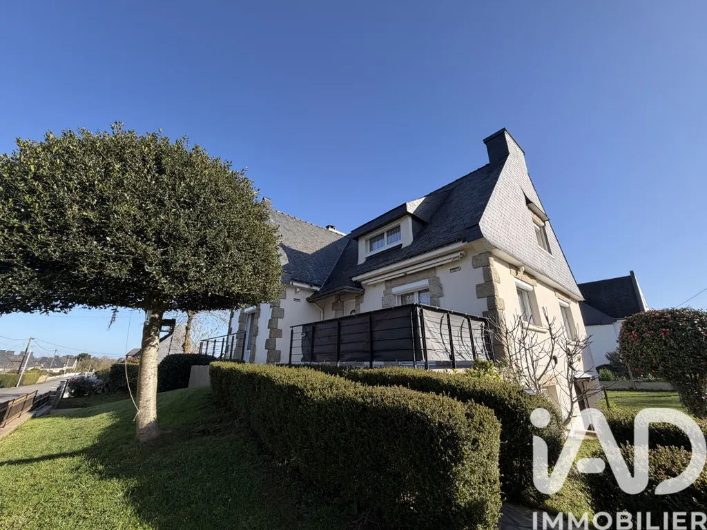 Extérieur - Maison Rénovée avec Terrasse Sud à Évellys