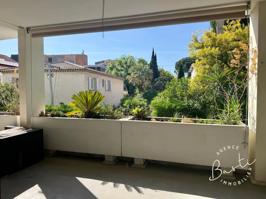 Terrasse - Appartement 4 Pièces avec Terrasse Sud à Proximité de la Rue du Commandant Rolland