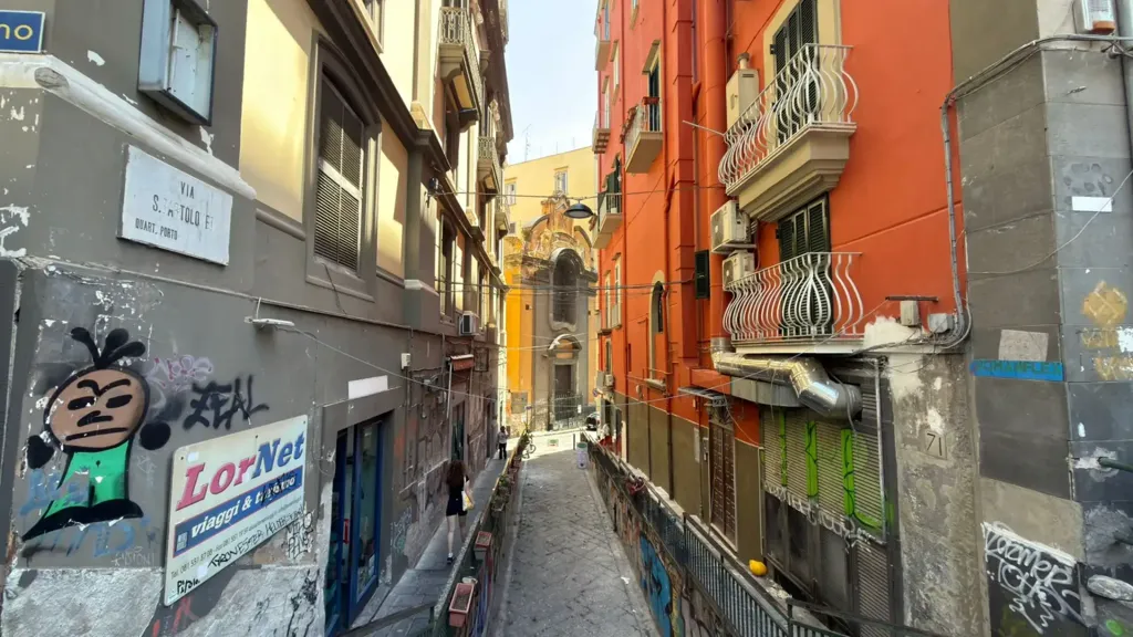 Välivaade - Rustic-Style Flat with Balcony in Naples Centre
