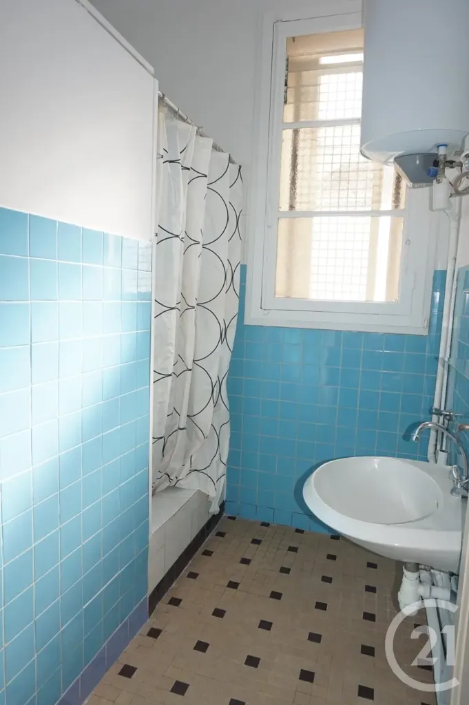 Bathrooms - Studio with Tram Access in Montpellier Centre