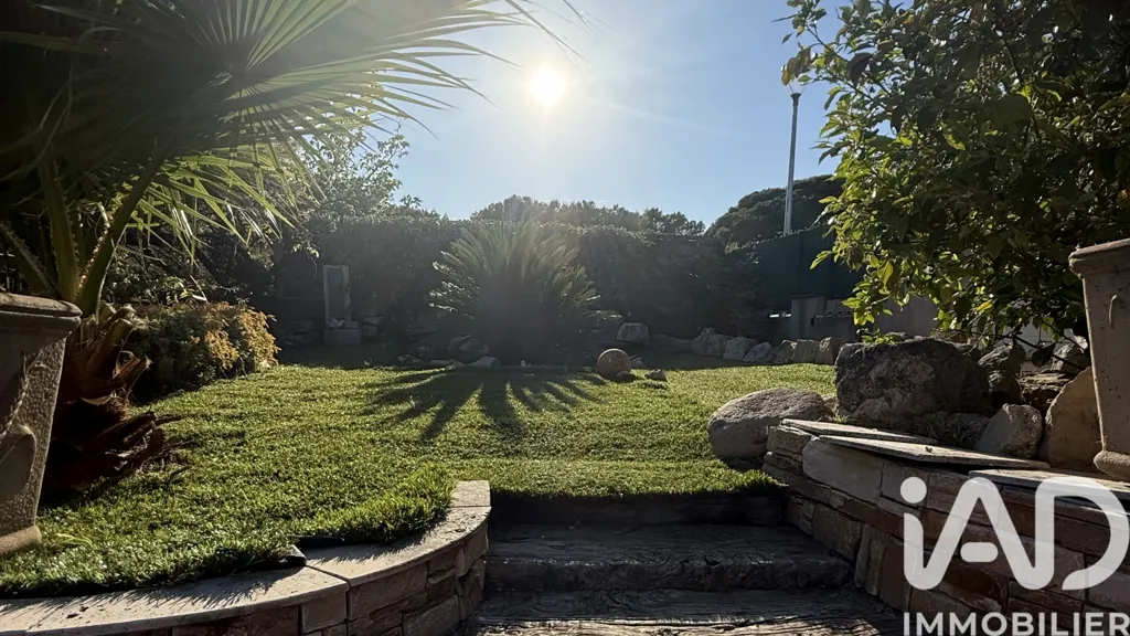Jardin - Mas avec Piscine au Sel dans un Environnement Calme à Le Muy