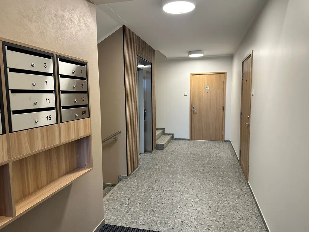 hallway_entrance